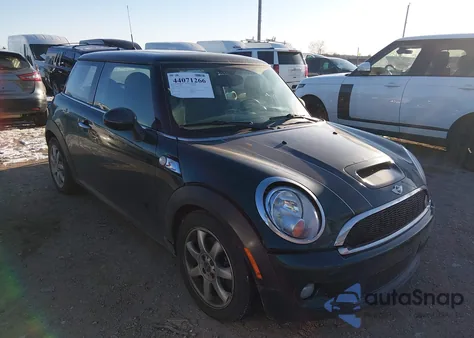 2010 Mini Cooper S from USA, damaged, VIN WMWMF7C52ATX42770